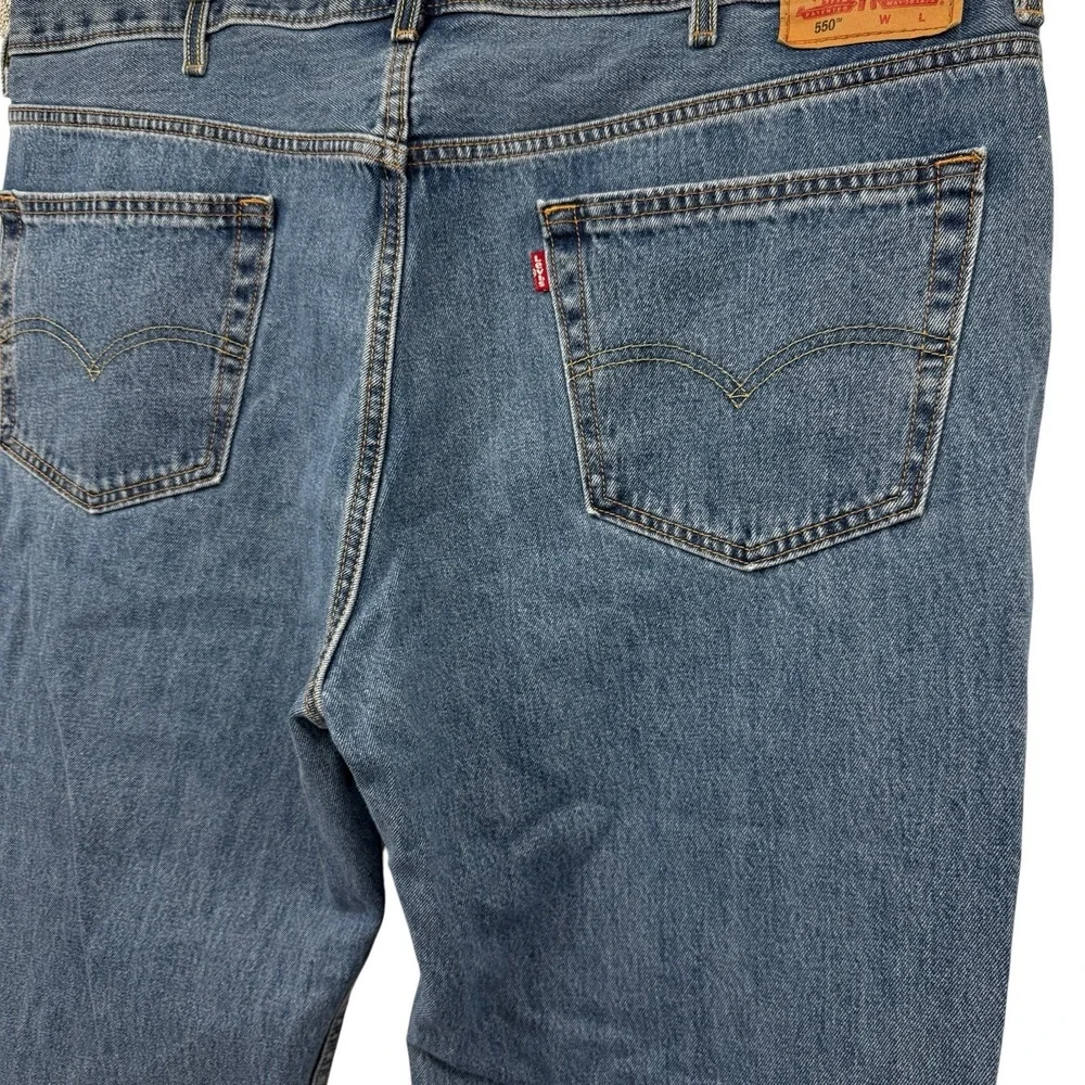 Levi's 550 Relaxed Fit Jeans Men 46x29 (44x28 Measured) Light Wash Denim Red Tab